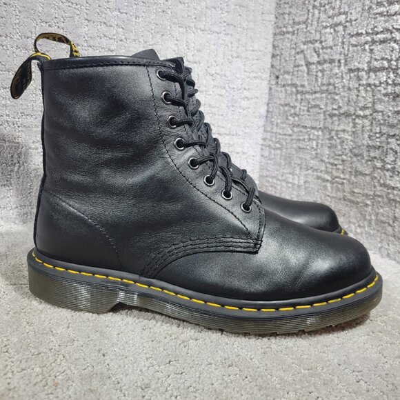 Dr. Martens Air Wair Unisex Size M9 L10 US Black Leather Lace up Boots 11822 - Picture 4 of 11